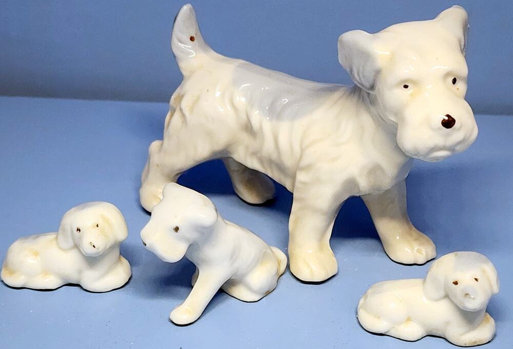 Japan Terrier Dog Mom & 3 Puppies Small Figurine Set Adorable Ceramic See Pic